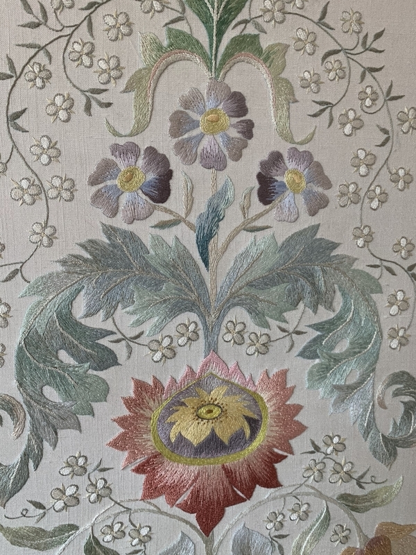 刺繍 デザイン的な屏風間仕切り191.5cm×44cm パーテーション 刺繍