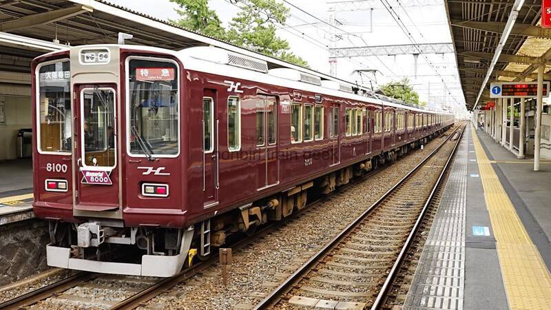 阪急神戸線 宝塚線 8000系 額縁タイプ くの字タイプ - のんてつ
