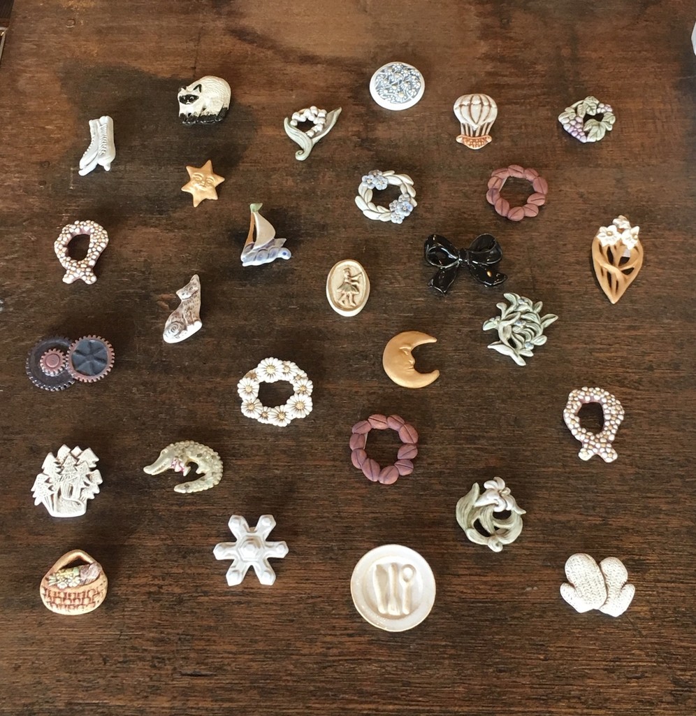 小菅幸子さんのブローチ入荷 - 雑貨屋Novi