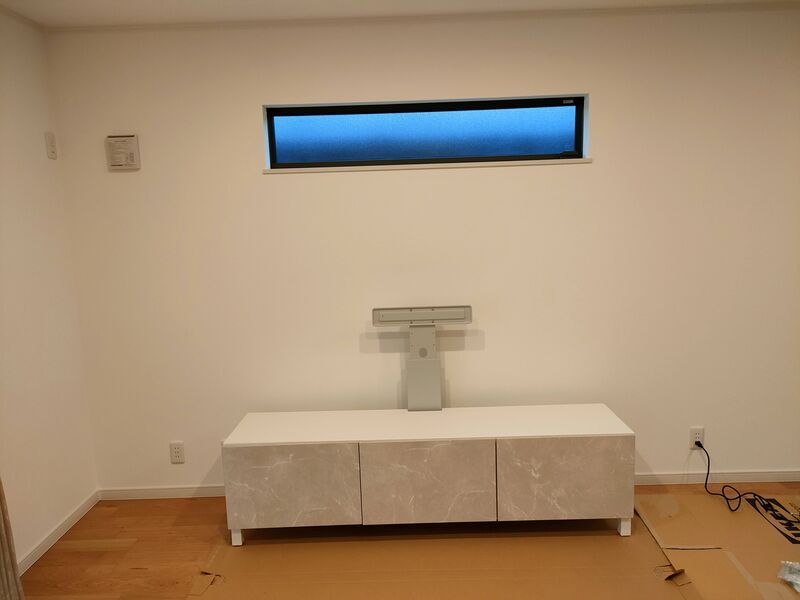 ウップレーヴァ廃盤とかIKEAは何を考えているんだ(壁掛け風テレビ台