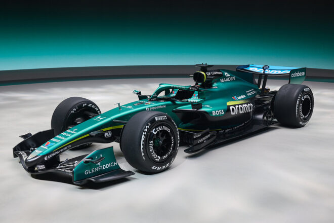 F1アーティストのポール・オズ、アイルトン・セナ初優勝を偲ぶブロンズ