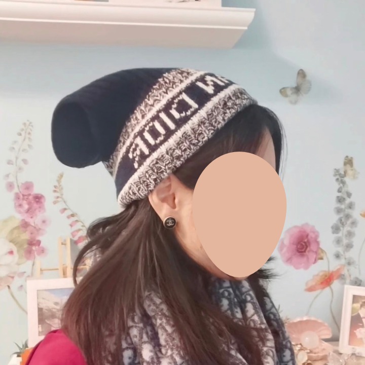 DIOR ディオール ニット帽 ボンボン付きカシミヤウール ロゴ入り 【未