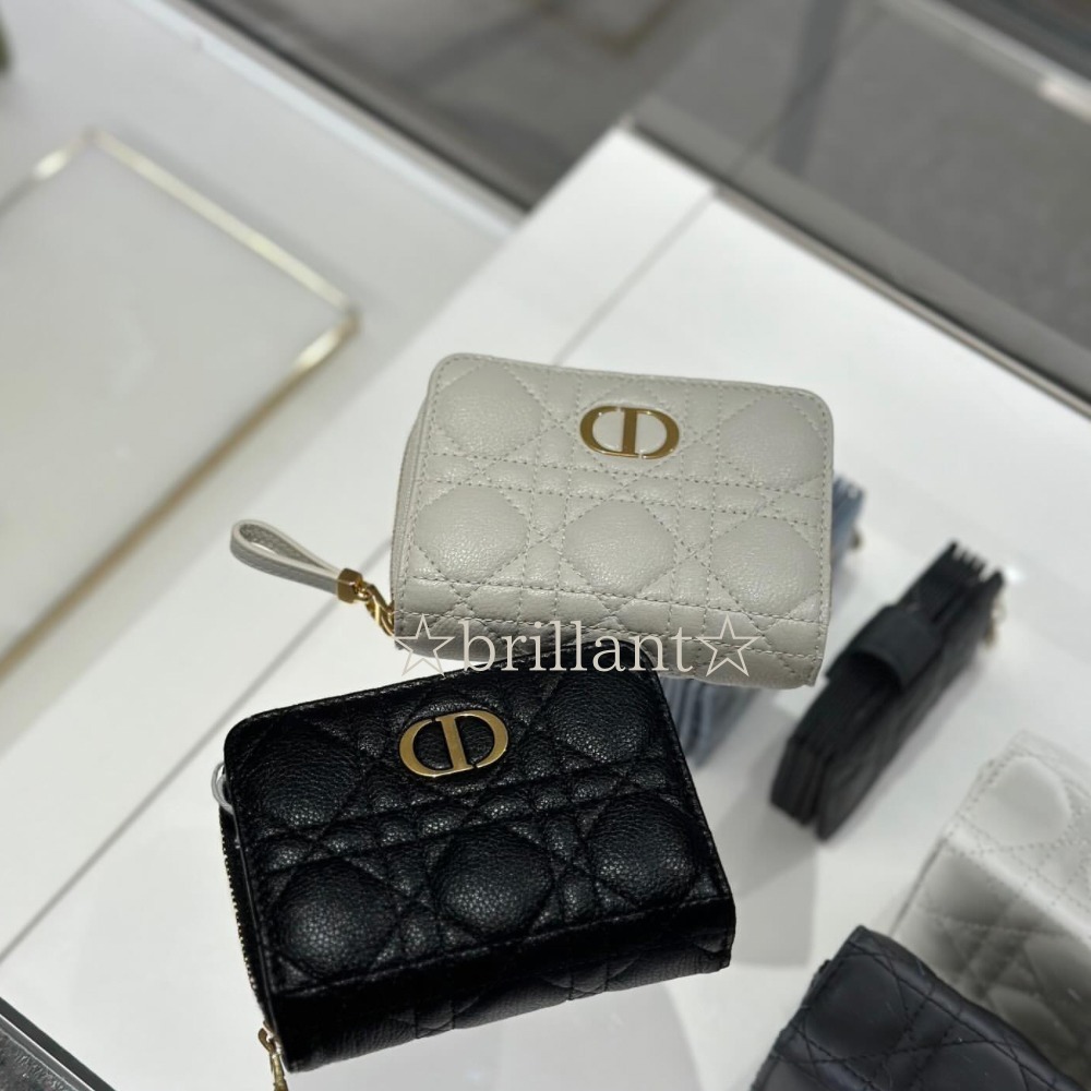 Dior キルティング 二つ折り財布 ホワイト Diorホワイトキルティング二