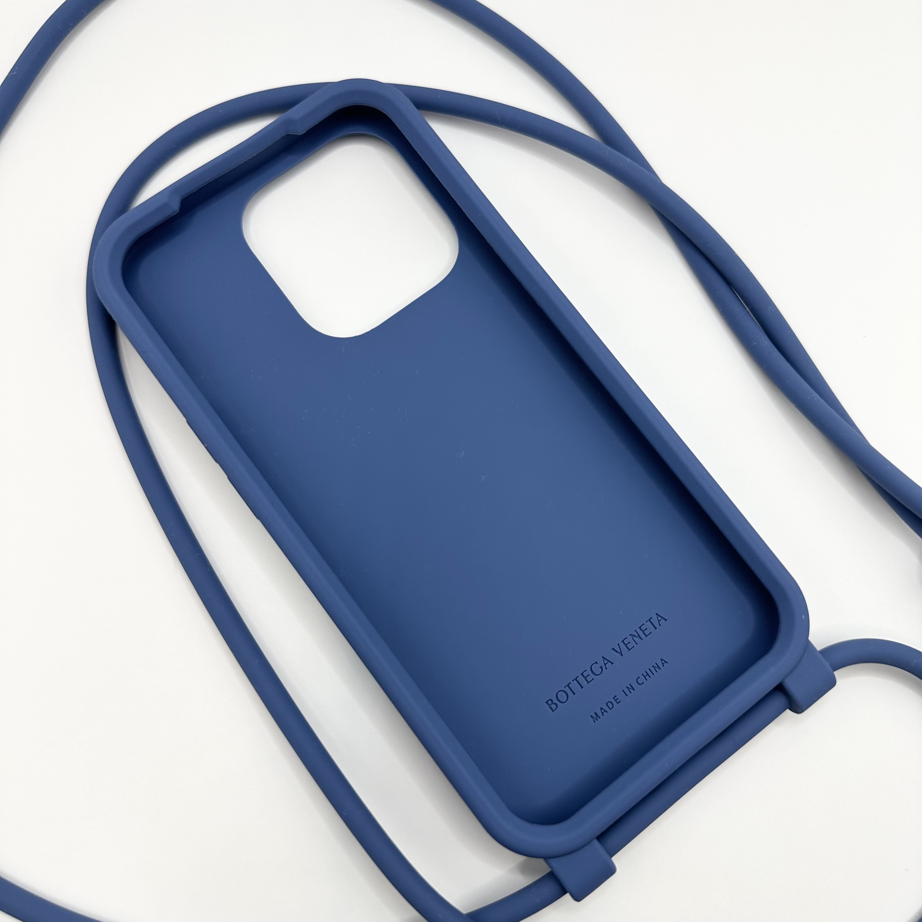 新品未使用】BOTTEGA VENETA iPhoneケース14pro ショルダー紐 (BOTTEGA