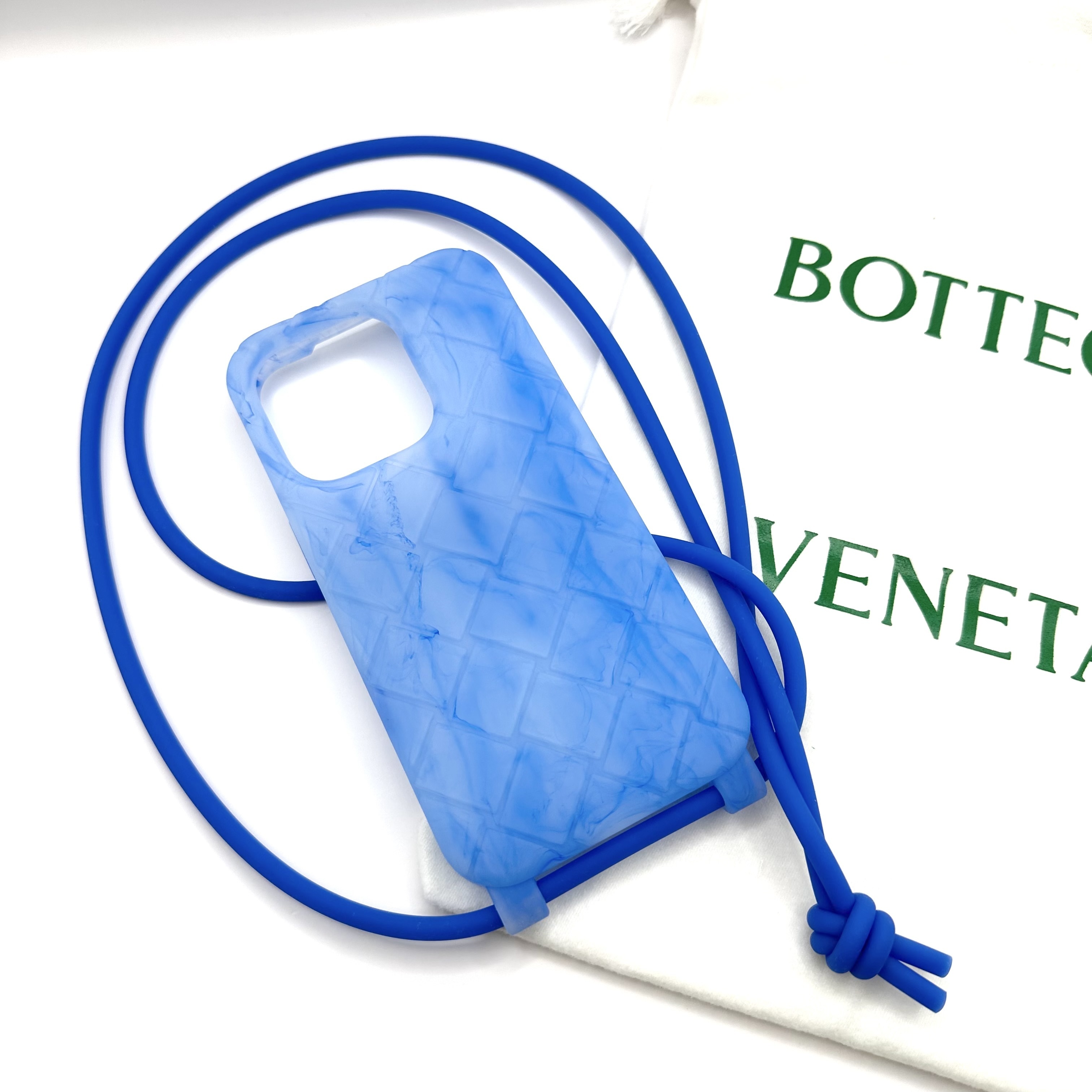 新品未使用】BOTTEGA VENETA iPhoneケース14pro ショルダー紐 (BOTTEGA