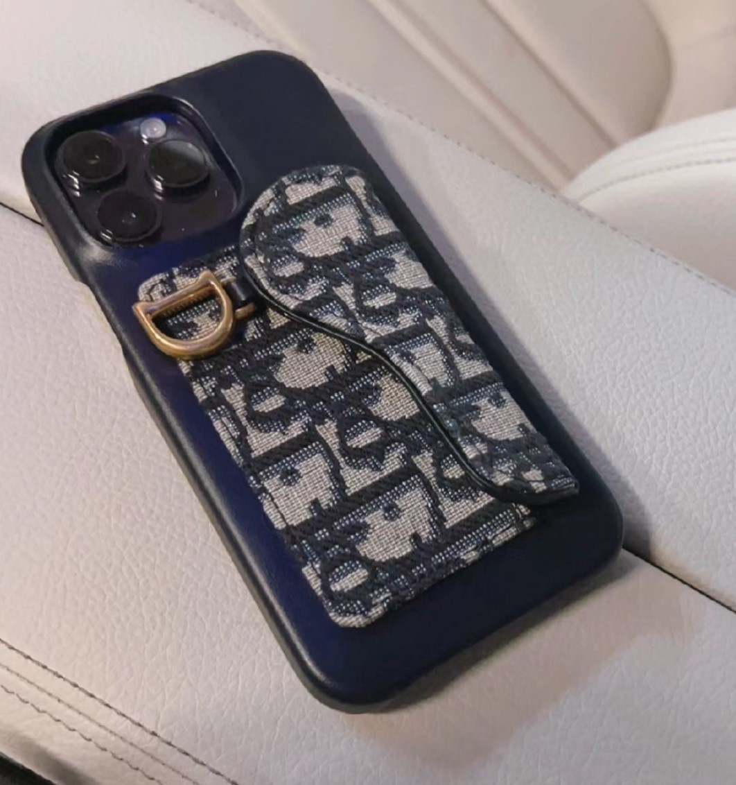 お洒落♪】Dior Saddle iPhone 15 Proケース
