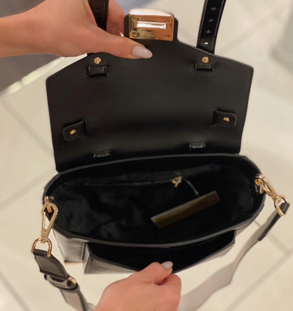 セールMichael Kors MANHATTANミディアムスクール2wayサッチェル