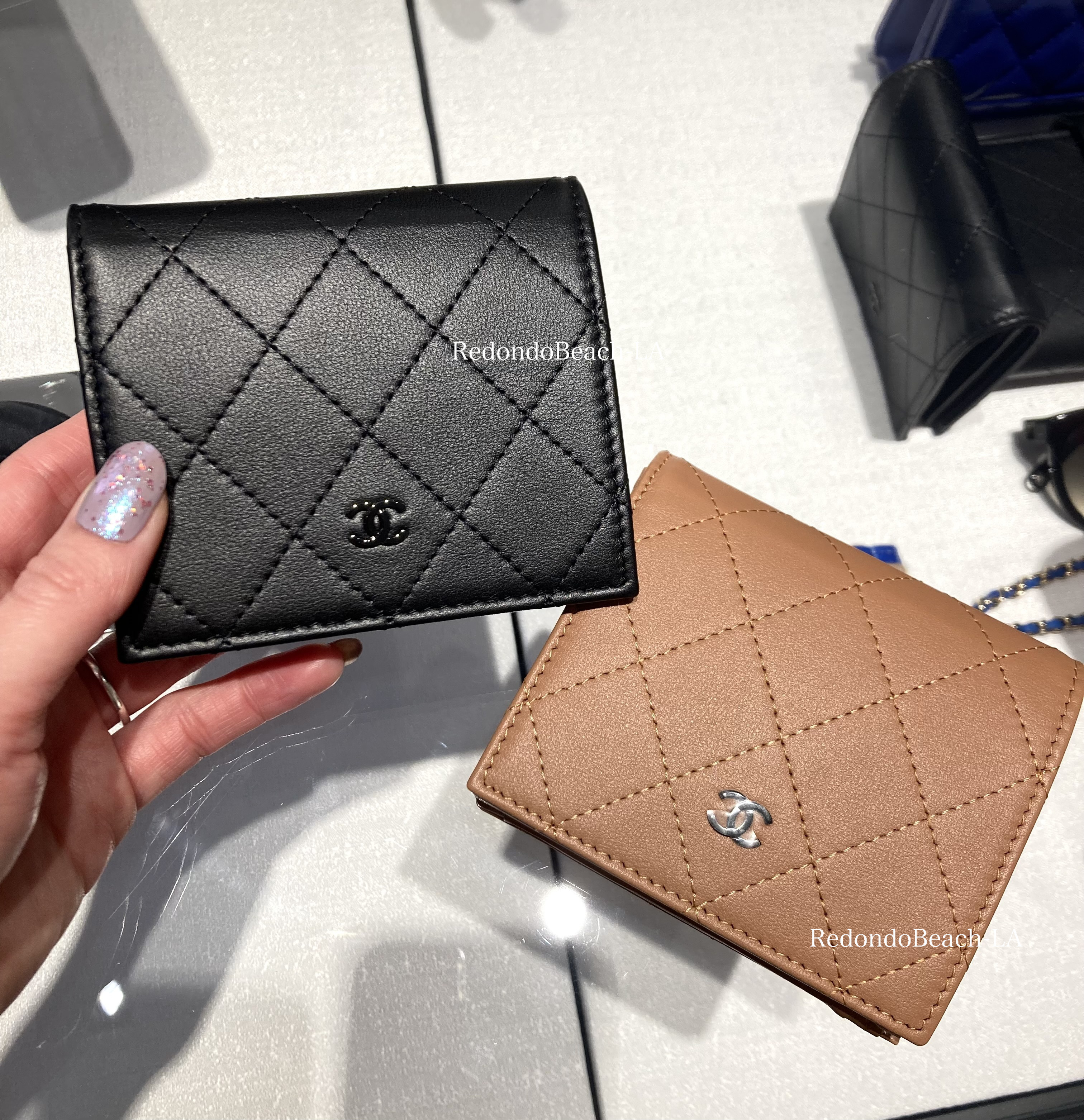 マット風の大人デザイン】CHANEL☆二つ折り畳み財布 (CHANEL