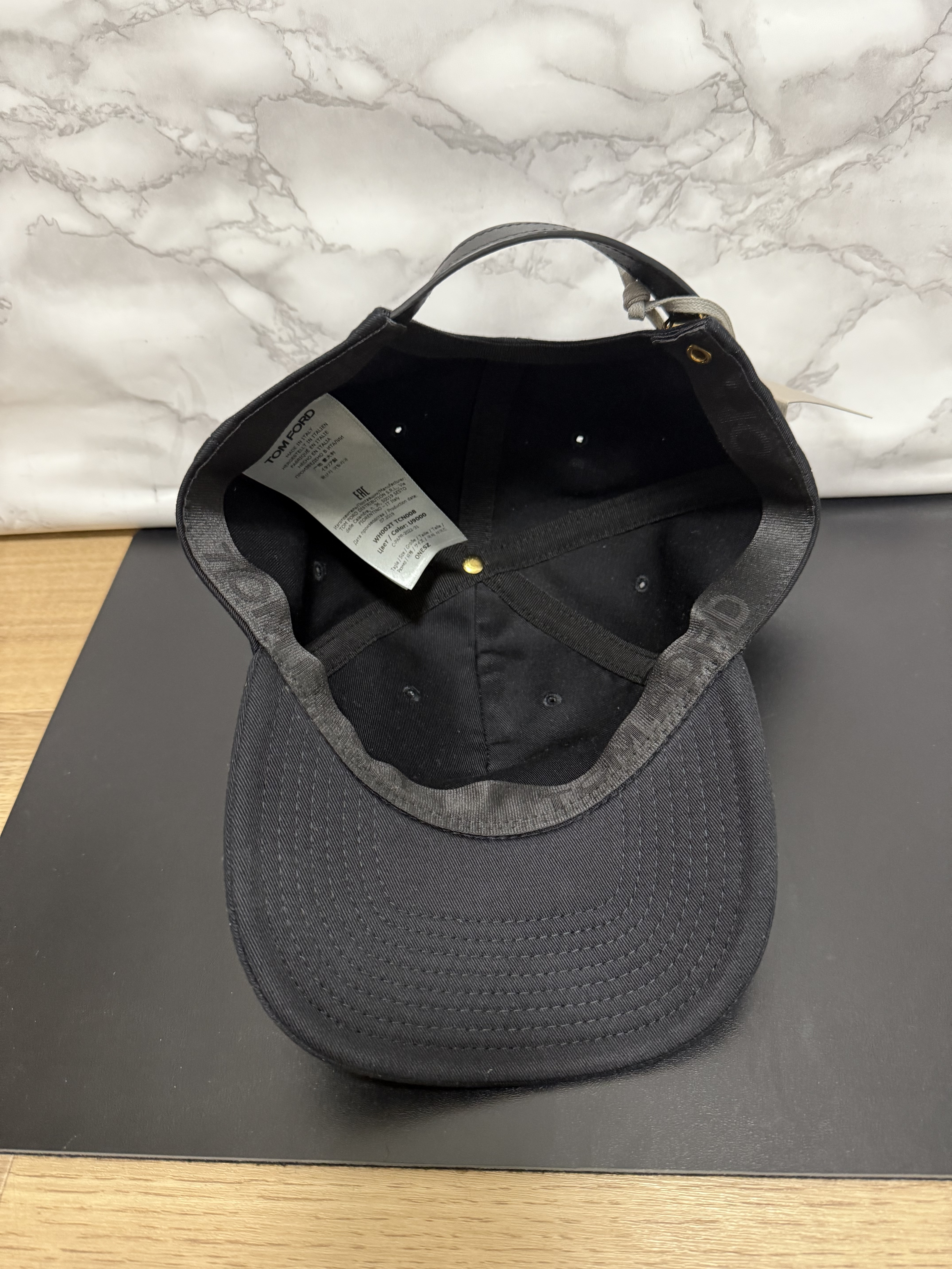 国内発送、トムフォード】tomford TFロゴキャップ 帽子 (TOM FORD