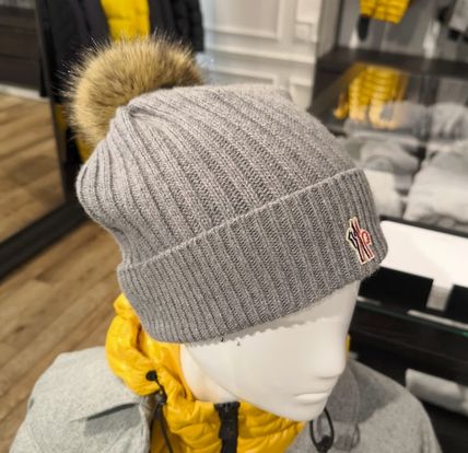 モンクレール】ニット帽 ファー 白 ロゴワッペン ポンポン ニット帽