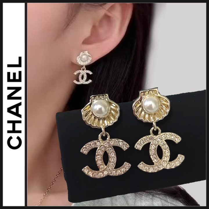 シェルモチーフにときめく♡CHANEL CCロゴピアス (CHANEL/ピアス