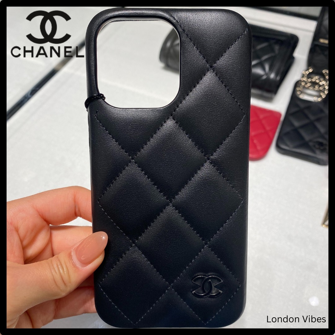上品シンプルなデザイン♪ CHANEL iPhone 15 Pro Max ケース