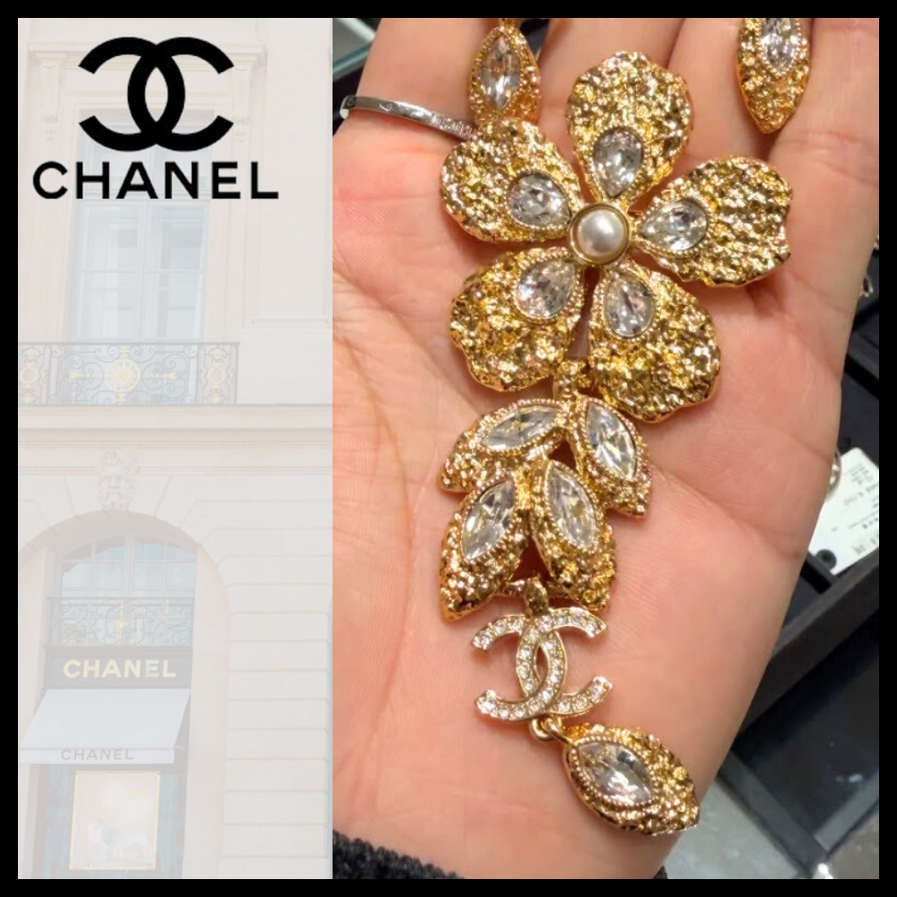 黄金の花、咲き誇る】CHANEL ブローチ