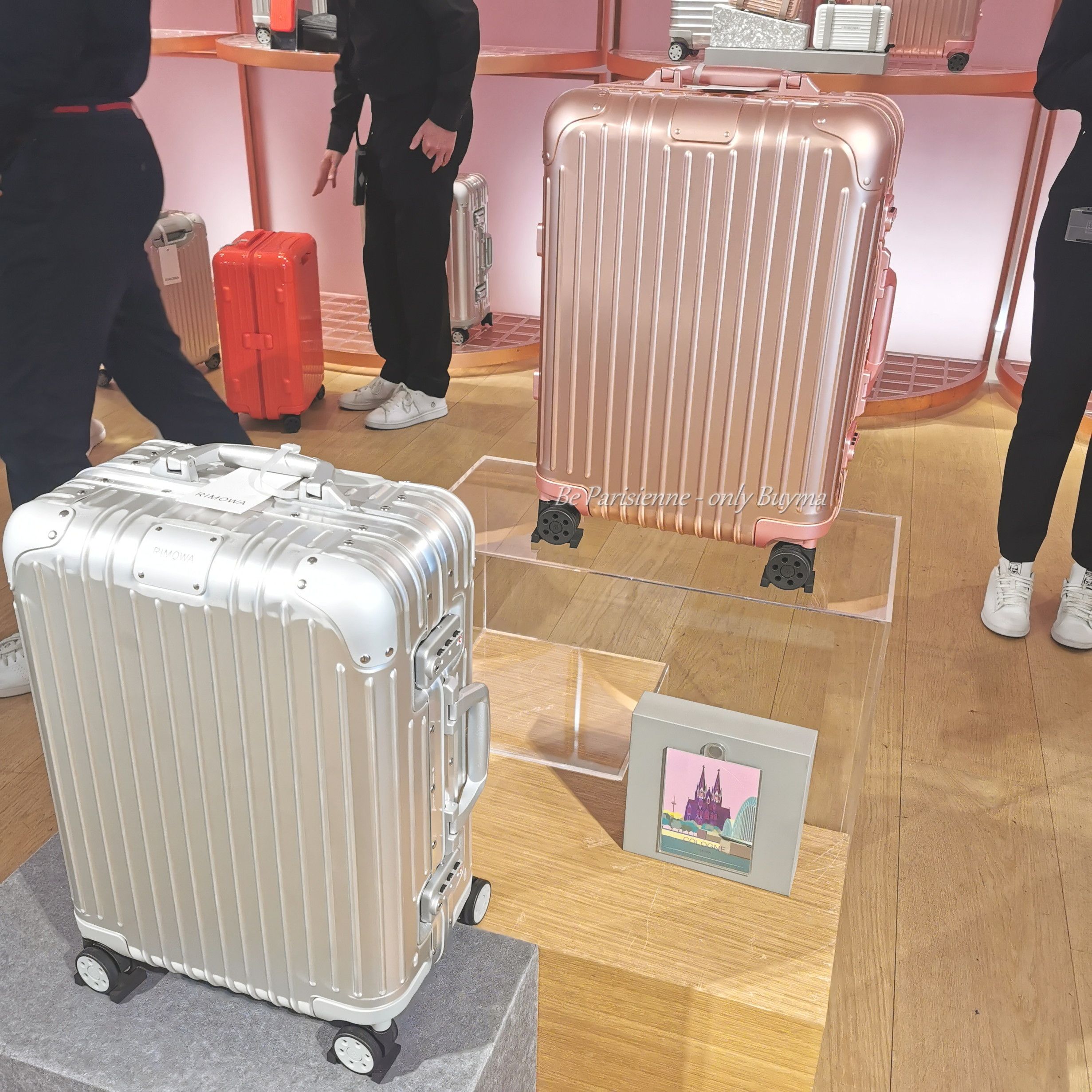 入手可能！ピンク色が可愛いRIMOWA(リモワ)2022ORIGINAL(オリジナル)新