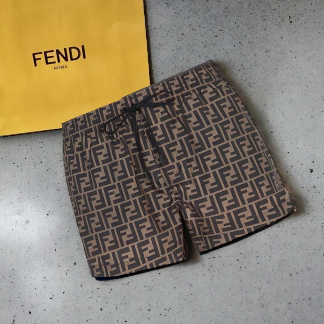 FENDI ☆送料込み☆ FFロゴ メンズ用 スイムウェア / Brown (FENDI