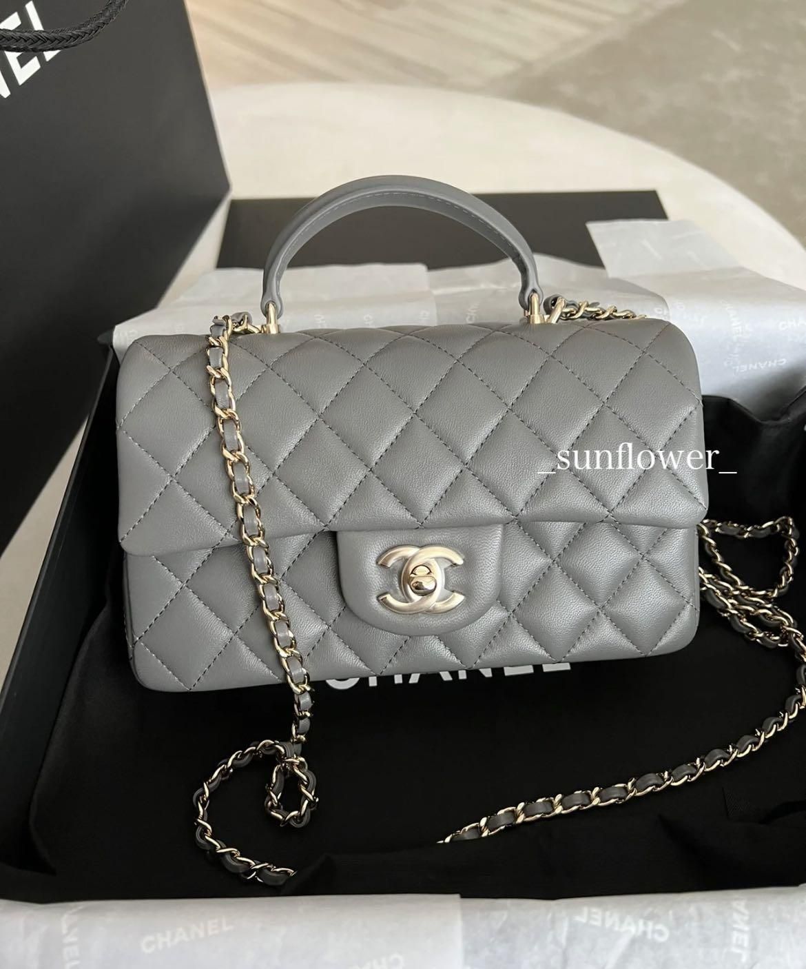 シャネル 22A トップハンドルフラップバッグ 新色グレー (CHANEL