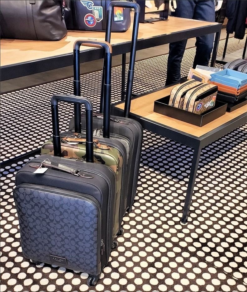 新作 ☆ COACH ☆ クールな スーツケース ☆ 機内持ち込みOK♪ (Coach