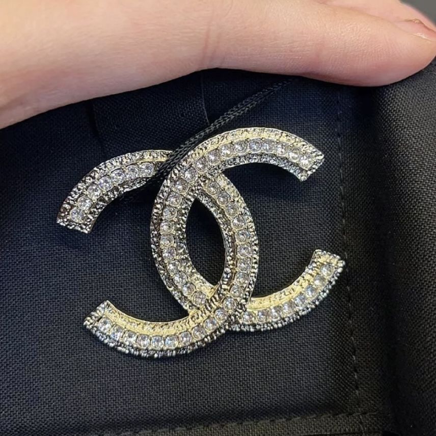 帽子や胸元でキラッと輝く♪】シャネル ゴールド ブローチ (CHANEL