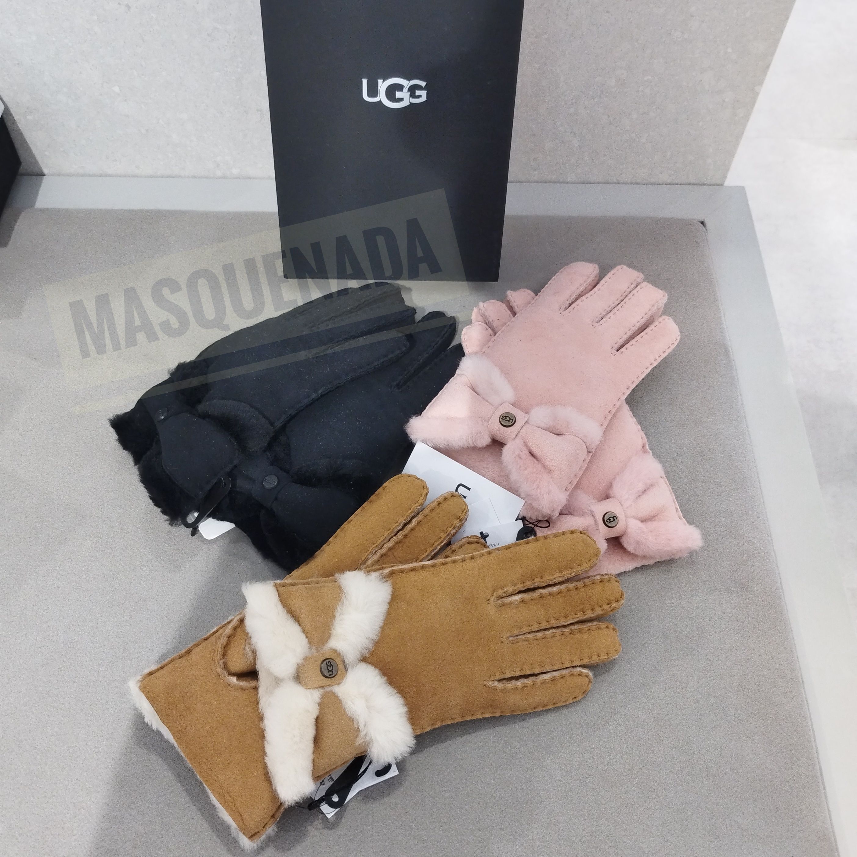 sale!国内即発送☆UGG Sheepskin Turned Bow Glove (UGG/手袋