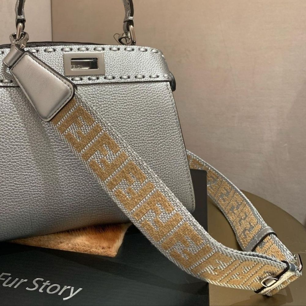 FENDI ショルダーストラップU