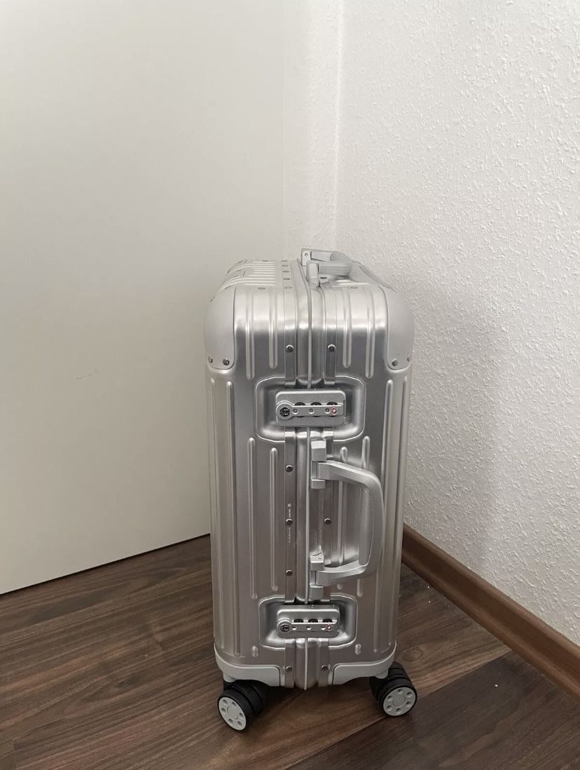 RIMOWA】Original Cabin S シルバー 4輪 (RIMOWA/スーツケース