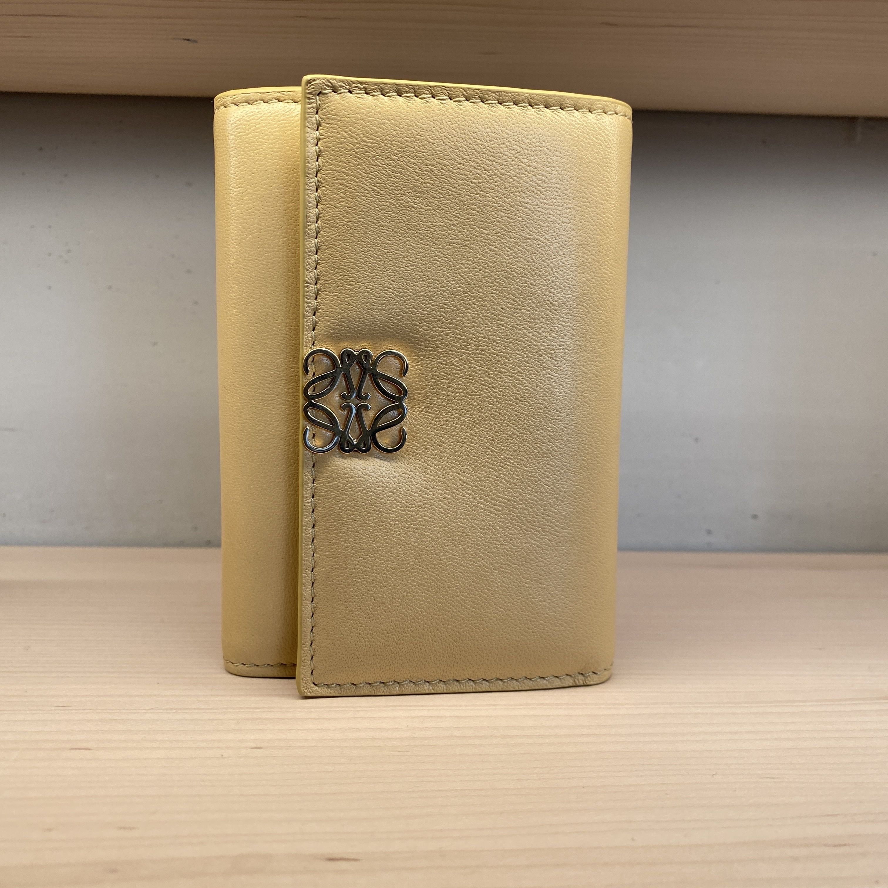 LOEWE アナグラムバーティカルウォレット