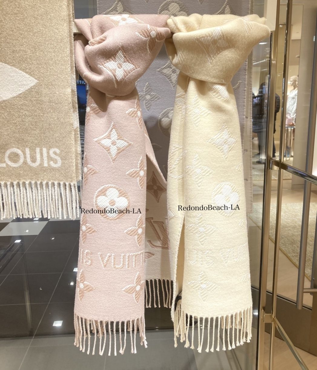 首元華やかエレガント】LOUIS VUITTON☆Essential☆マフラー (Louis