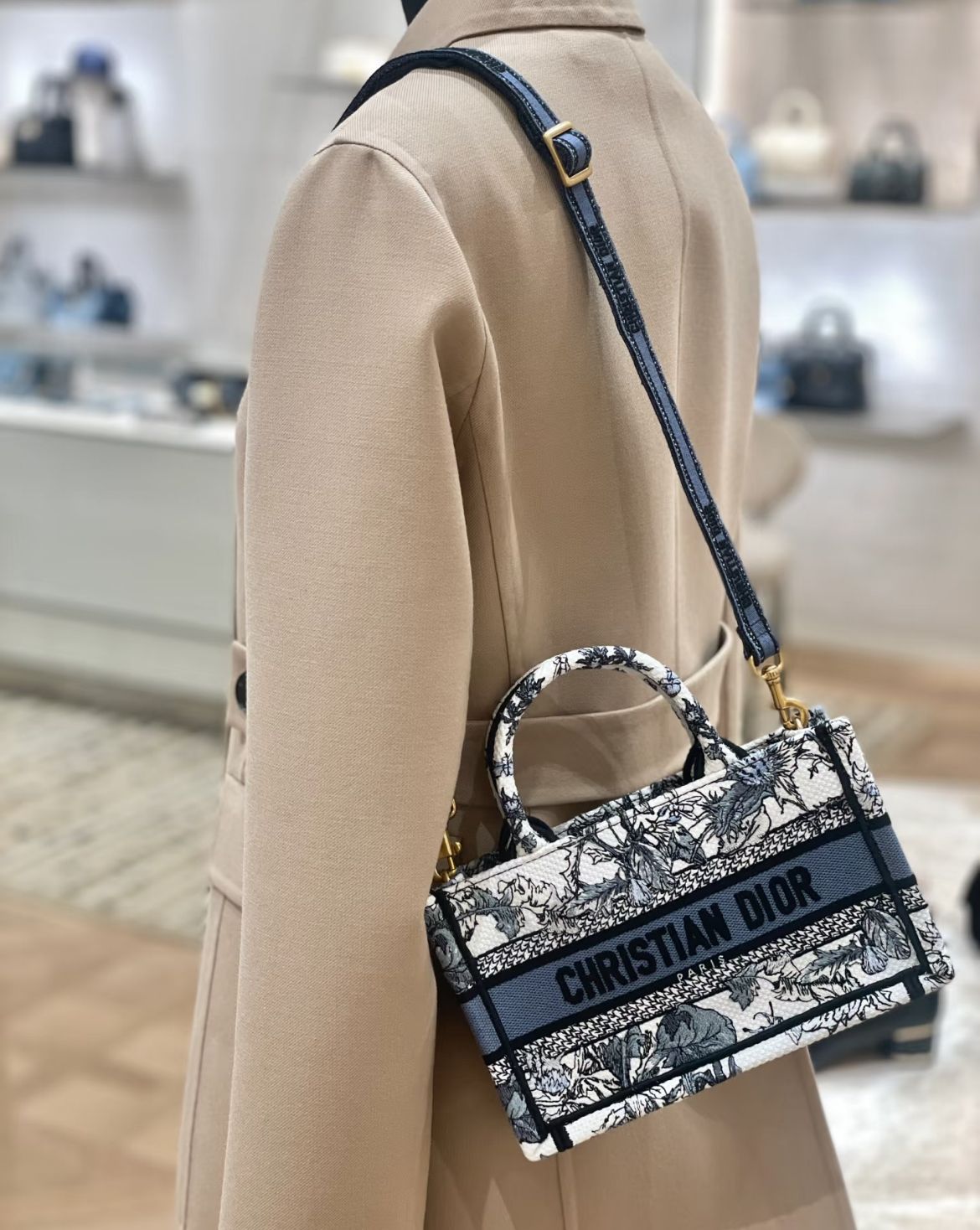 大人気ミニサイズ】DIOR ブック トート ミニ (Dior/ショルダーバッグ