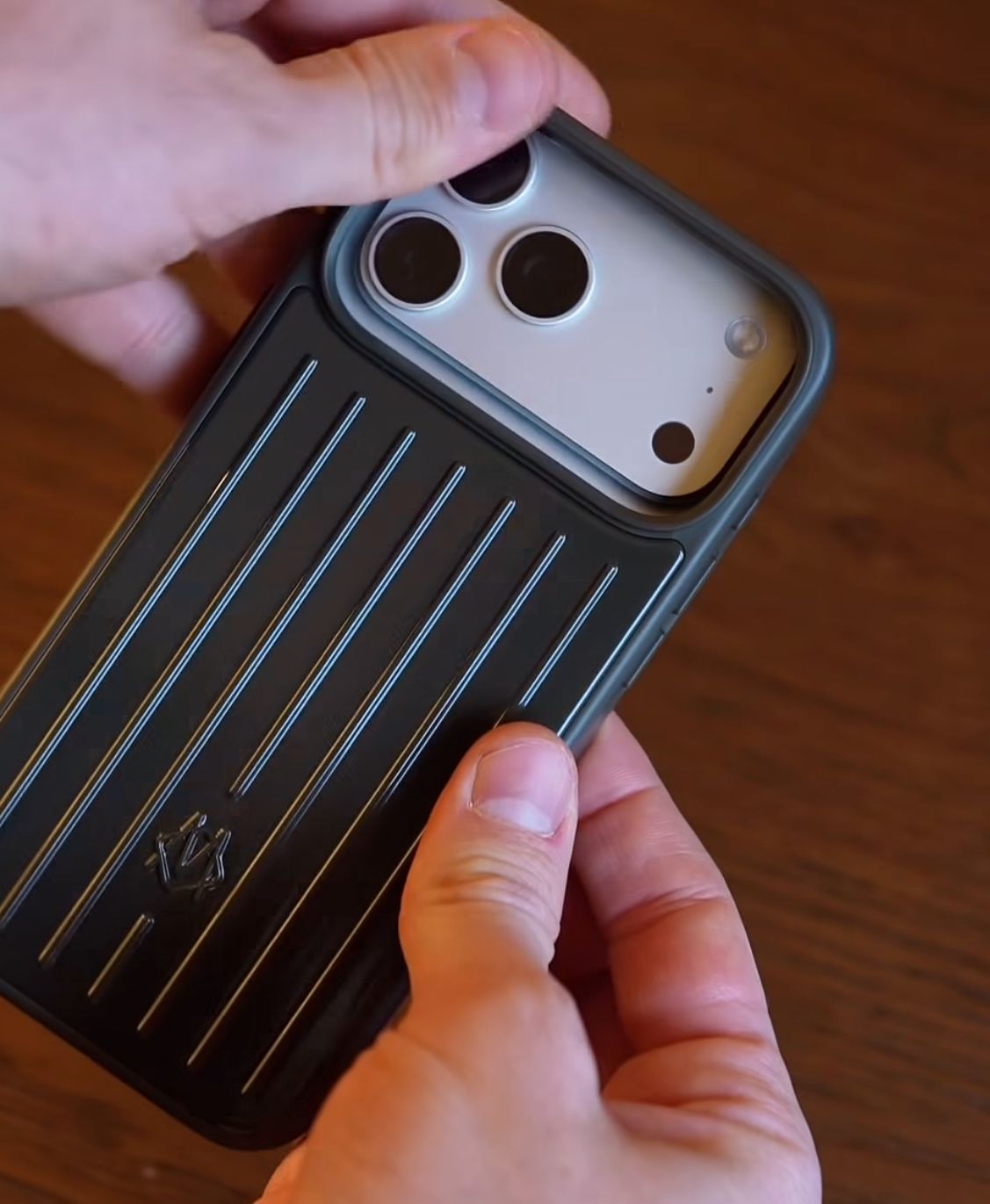 RIMOWA iPhone17ProMax ケース スレートグレー リモワ iPhone17ProMax