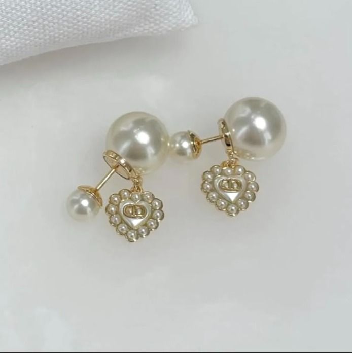 即発可能＊ DIOR Dior Tribales ピアス 2025年秋冬新作 (Dior/ピアス