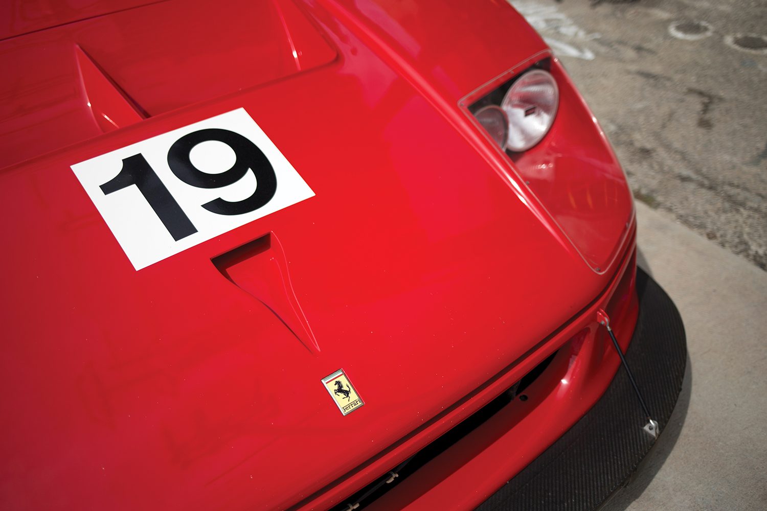 フェラーリF40をレーシングカーに仕立てた「コンペティツィオーネ」は