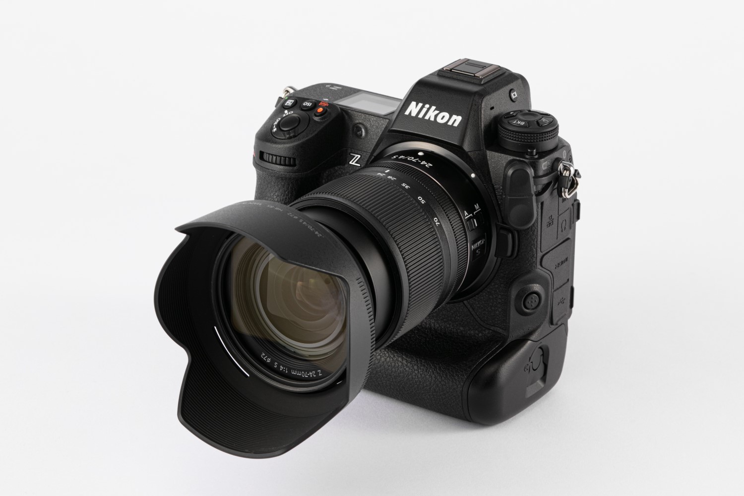 実勢価格70万円のミラーレスカメラ「Nikon Z 9」、RAWで秒間20枚の連写