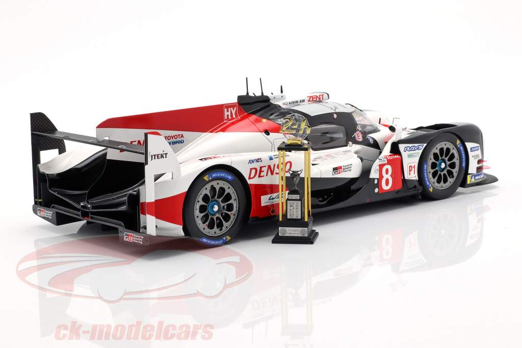 Toyota and the modelcars to the victory of Le Mans