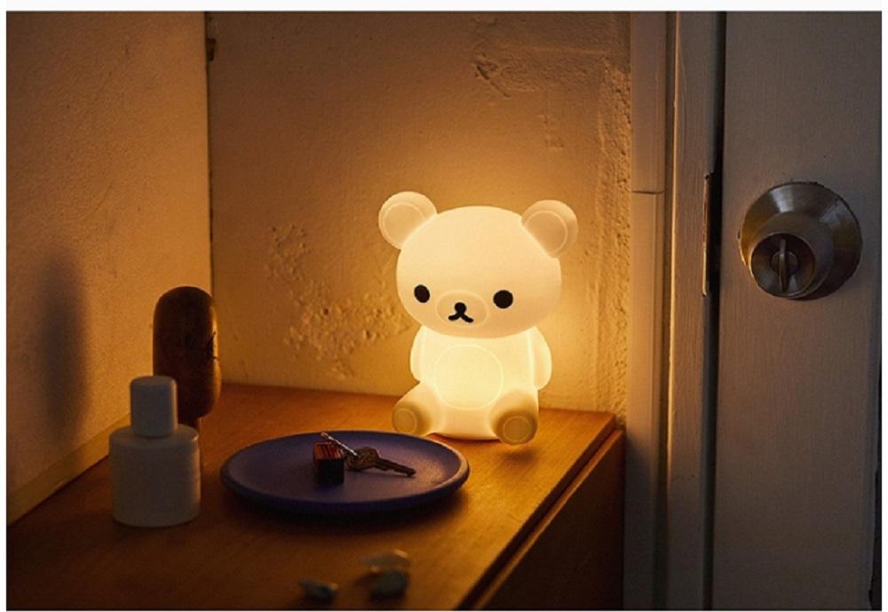 リラックマの形をしたライト可愛すぎん？本屋さんで待ってるよ