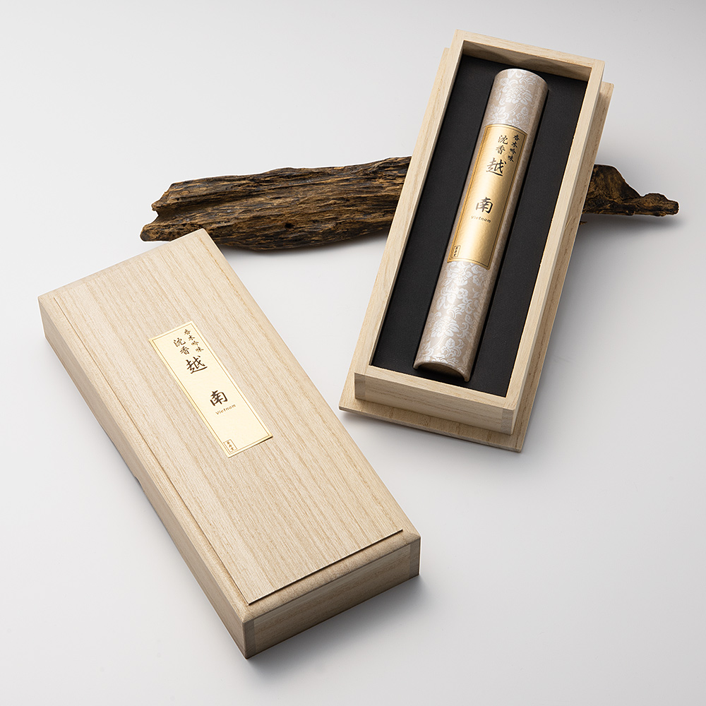 常温で香りが立つ希少なベトナム産沈香 !