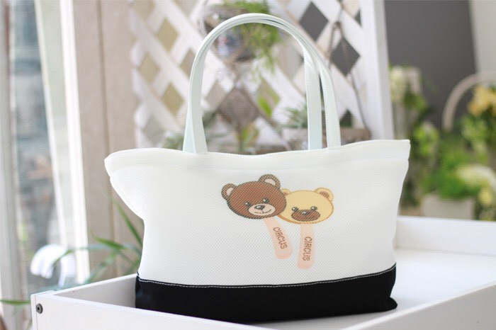 ブラックです サーカスサーカス ハグミーキャリー