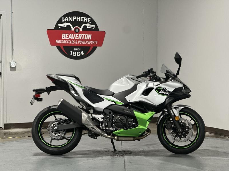 Can Neoregelia Passion x Ninja など2点 2024 Kawasaki Ninja® 7