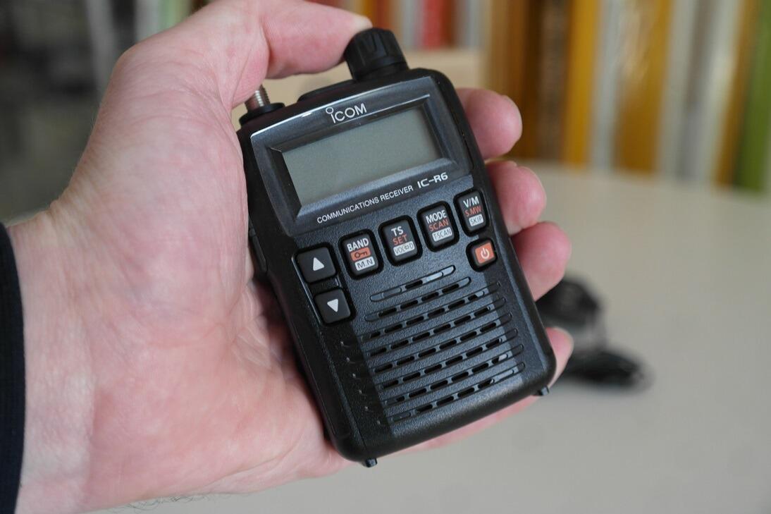 週末値下げ ICOM IC-R6 トランシーバー 週末値下げ ICOM IC-R6