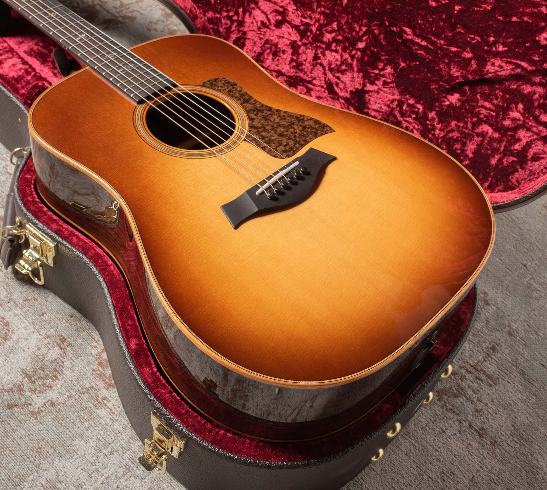 Taylor Gold Label Collection | 517e - Sunburst w/Firestripe