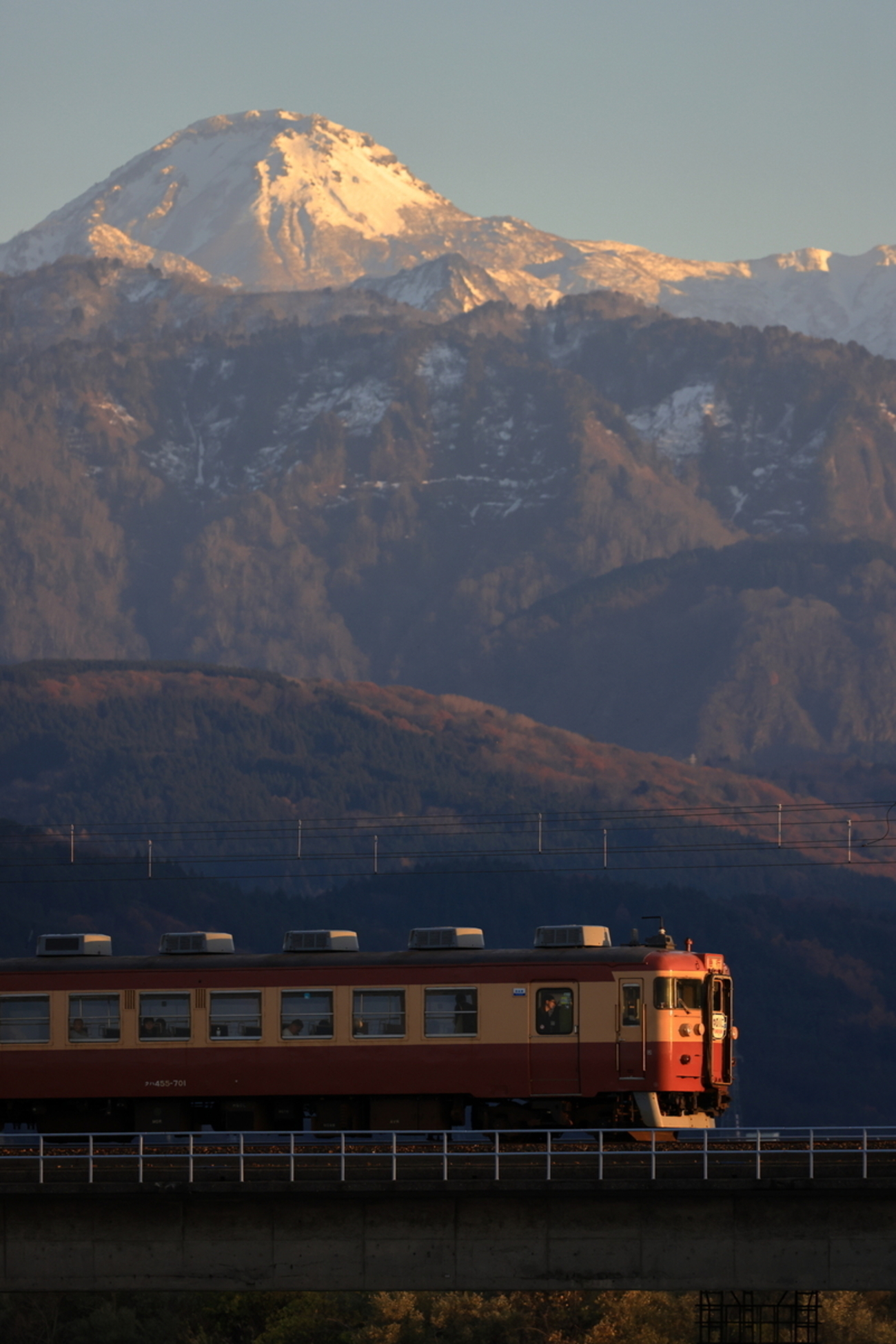 雪山と交直流急行色413・455系を撮る！(えちごトキめき鉄道撮影編