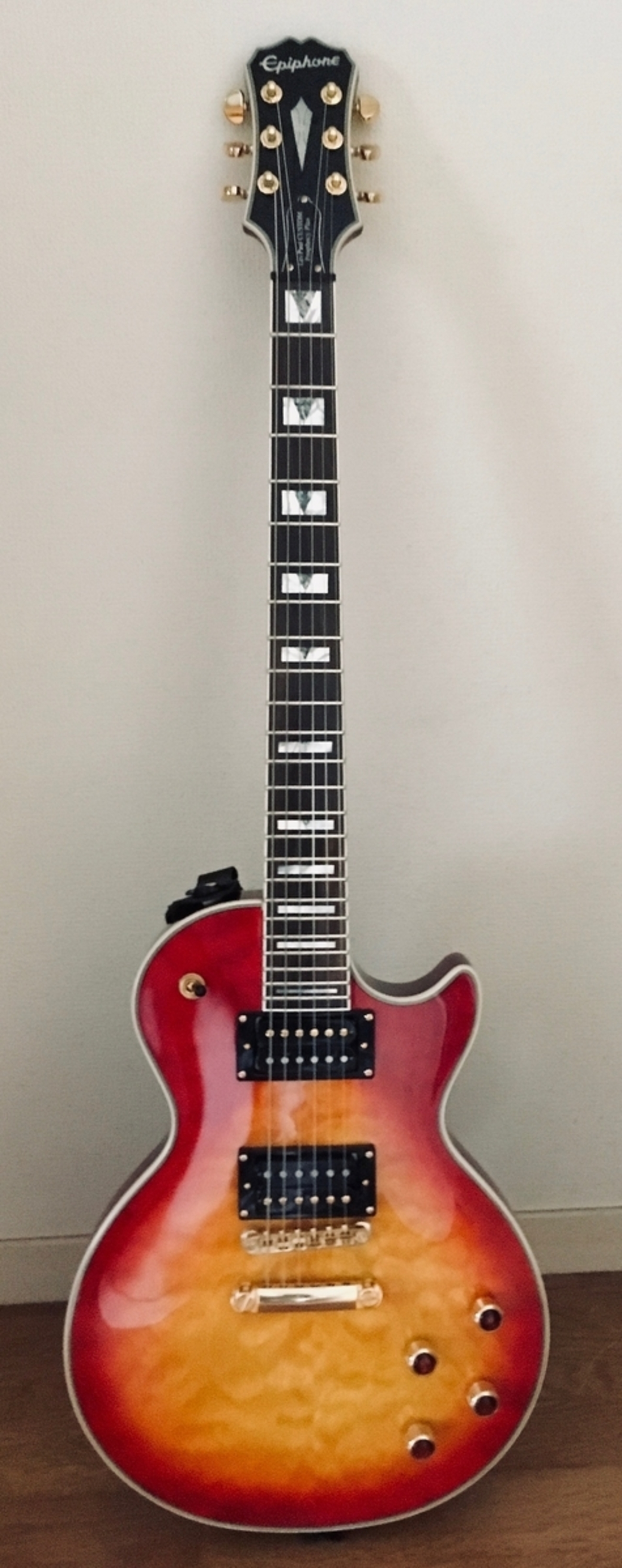 Prophecy Les Paul Custom Plus GX＝ギブソンピックアップを搭載した