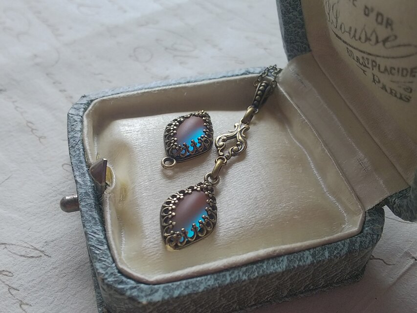 アンティークサフィレット（12×6㎜）Diamond-Crown・Shape 真鍮古美