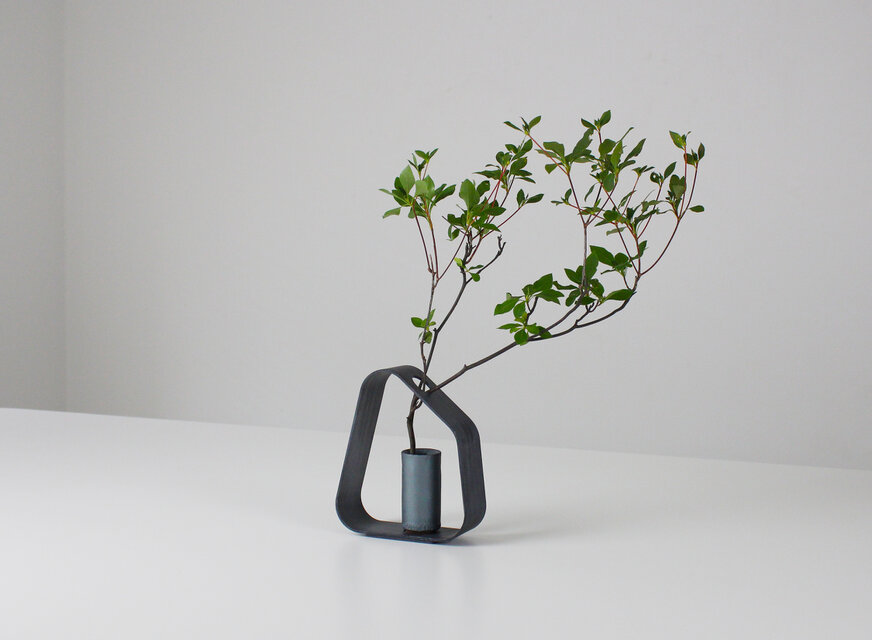 MYK：FLOWER VASE - sasae（S）【瓦】【花瓶】【花器】【フラワー