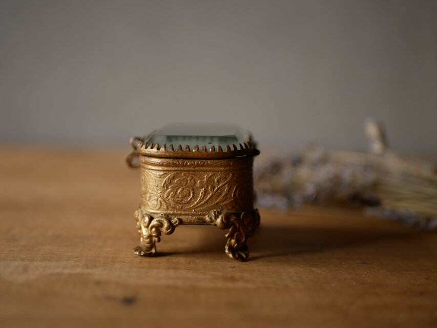 ガラスのアンティークジュエリーボックス フランスアンティーク