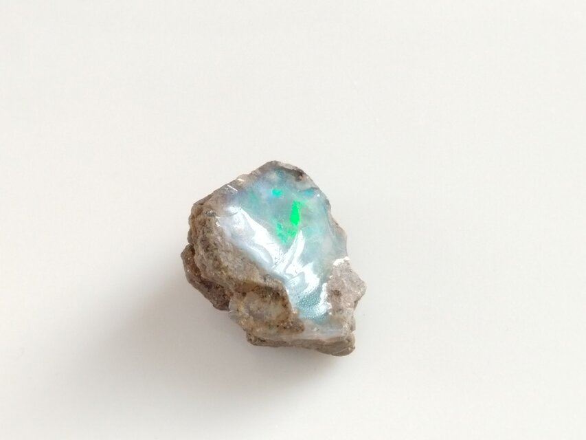エチオピア産オパール 原石 19x13mm | iichi 日々の暮らしを心地よく