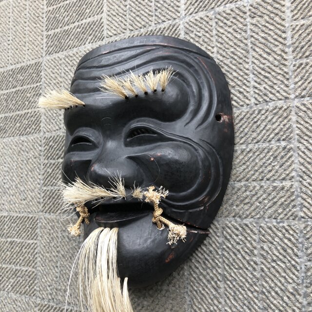 能面「黒式尉」 | iichi 日々の暮らしを心地よくするハンドメイドや