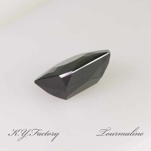 グリーン トルマリン 大粒 ルース 天然石 10月誕生石 SAK001-28BS
