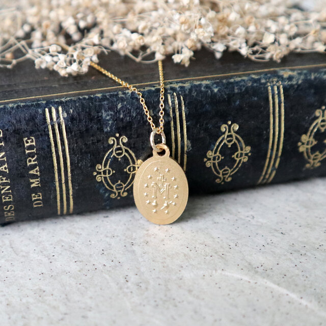 フランスヴィンテージ！不思議のメダイとクロスチャームのネックレス