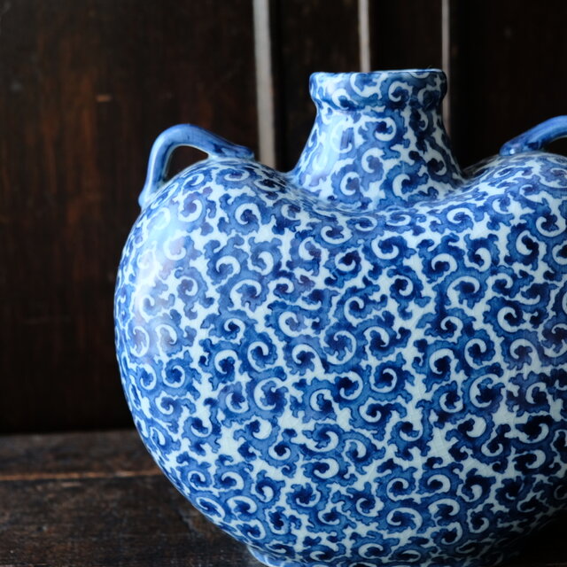 青い蛸唐草文様◇丸窯謹製 有田焼 唐草文染付花瓶 壺 インテリア