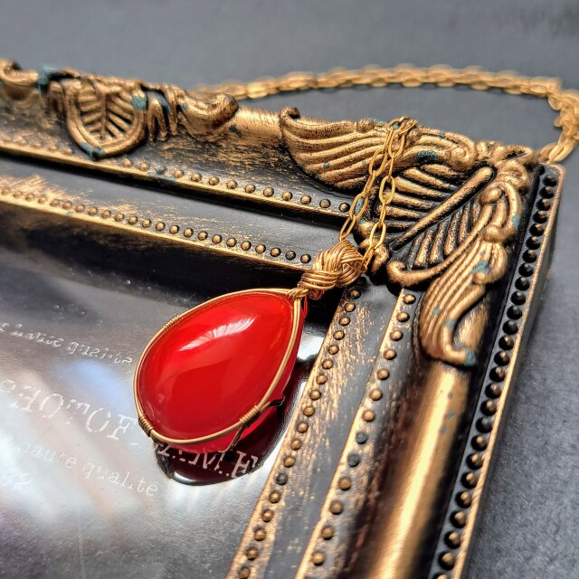 インドネシア産 アンダラクリスタル レッド 女神巻き® ペンダント